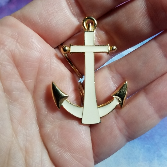 Relisted -Vintage anchor brooch ship ocean nautical pin ivory white gold tone - Picture 2 of 8